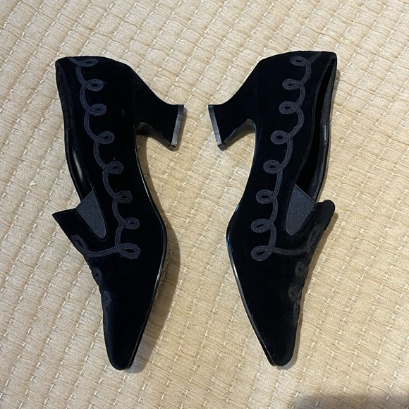 Vintage Le Château suede kitten heels - Picture 7 of 11